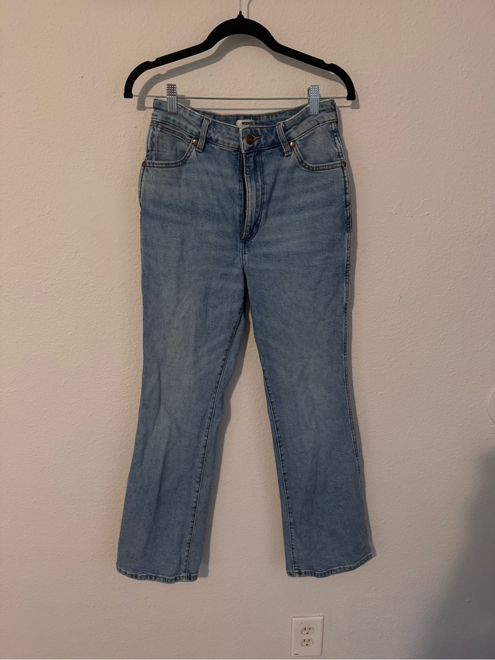 Wrangler Gray Cropped Jeans with Subtle Stud Detail